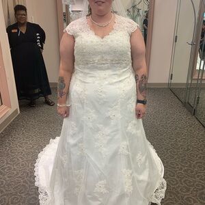 David's Bridal White Sweetheart Gown with Flutter Cap Sleeves